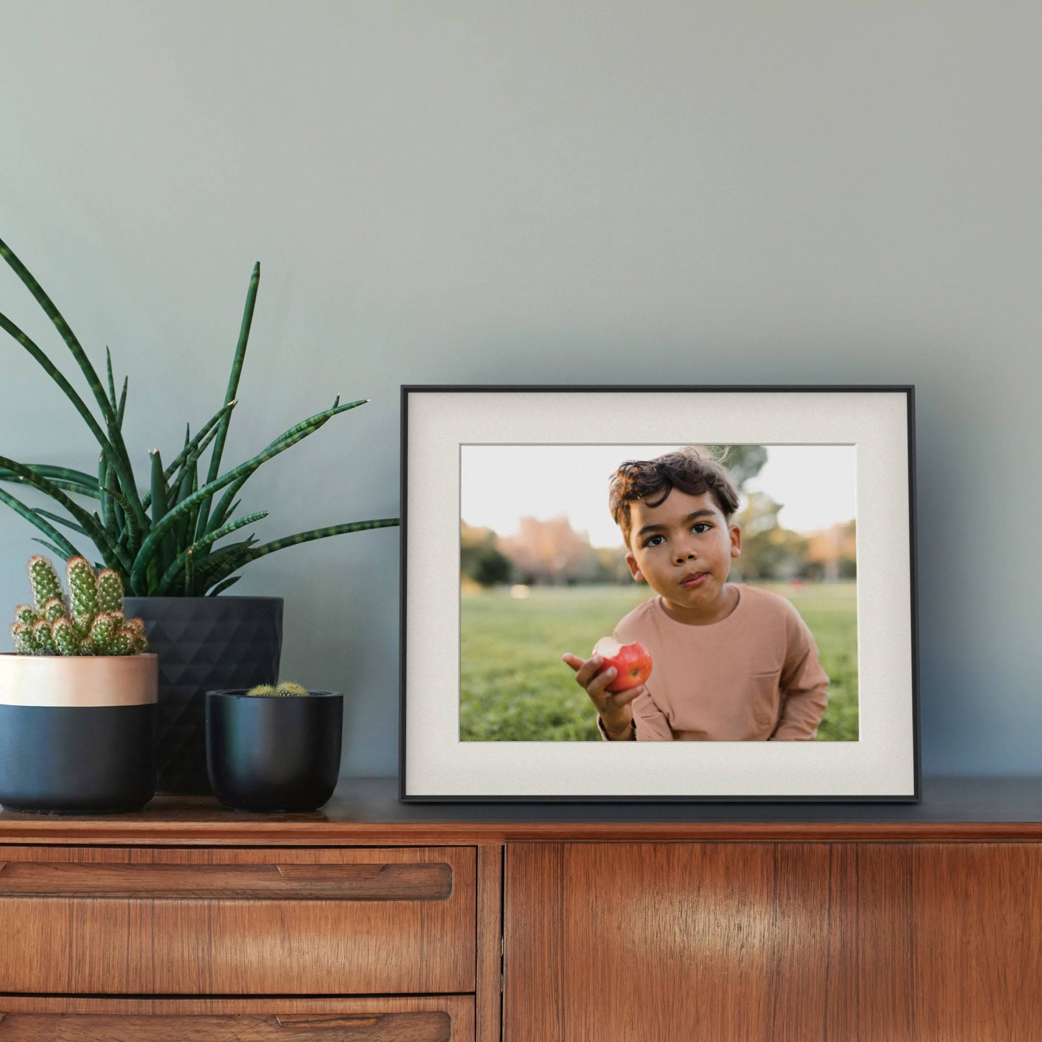 Aura Walden Digital Picture Frame - Black