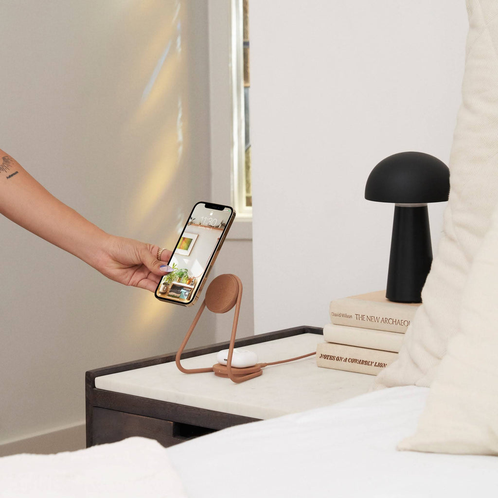 Courant Mag2 iPhone Charging Stand