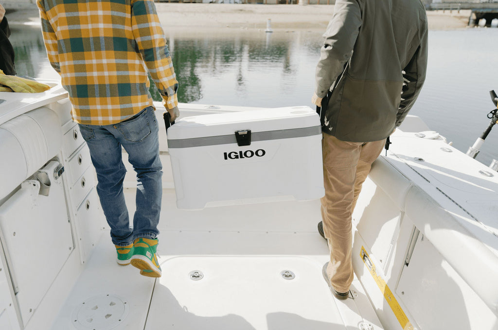 70 Qt Latitude Marine Ultra, White and Moonscape