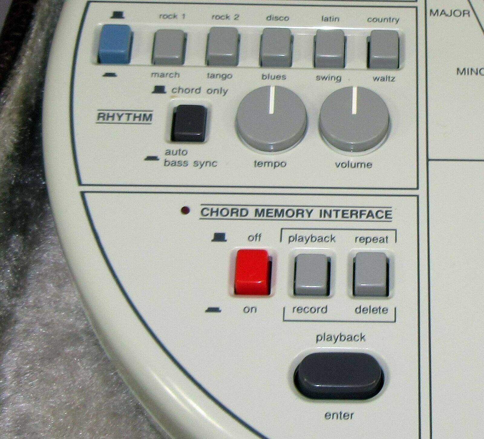 Suzuki Omnichord OM 84 System Two w/ Hard Case Power Supply Manual TESTED! WORKS