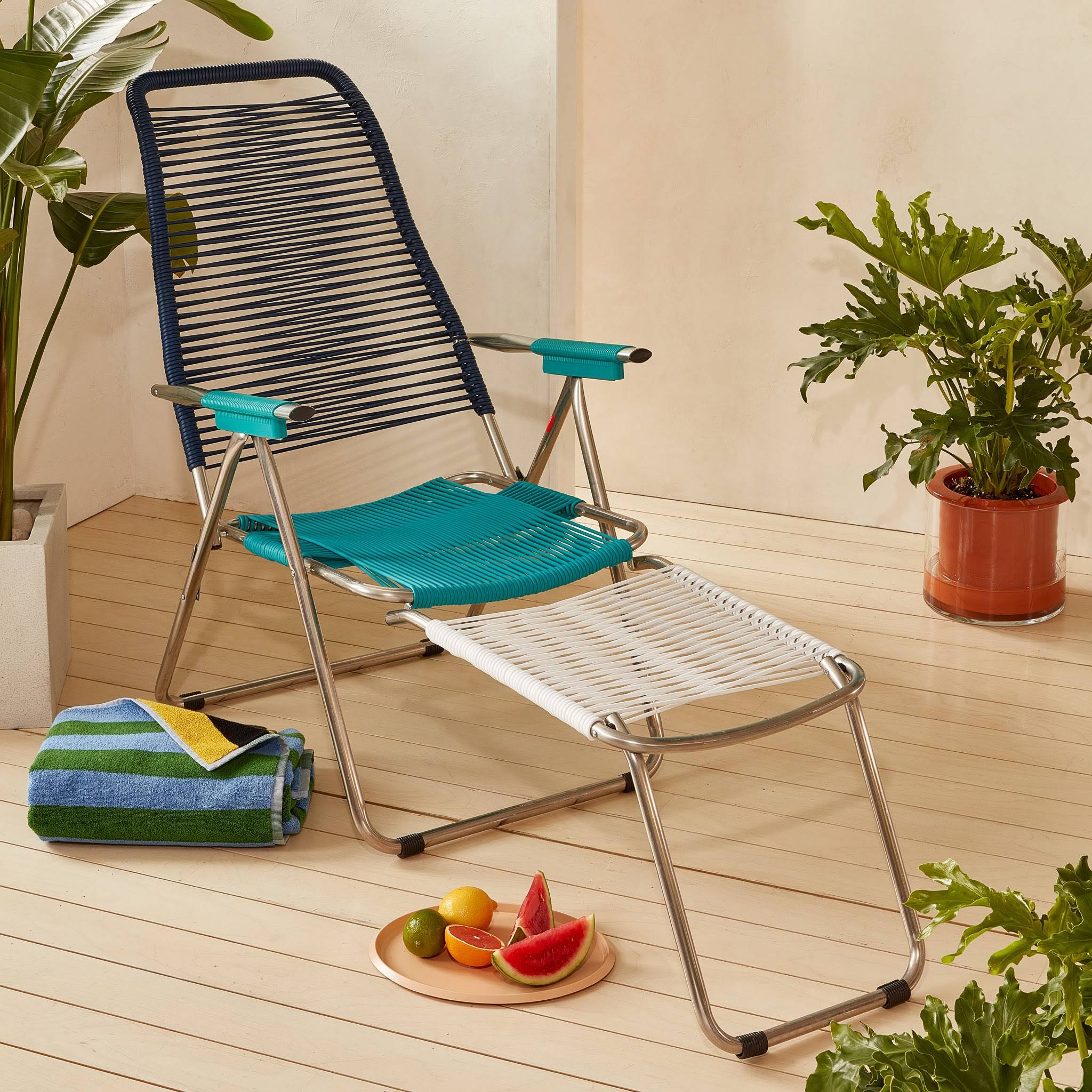 Spaghetti Outdoor Lounge Chair - Blue/ Turquoise/ White