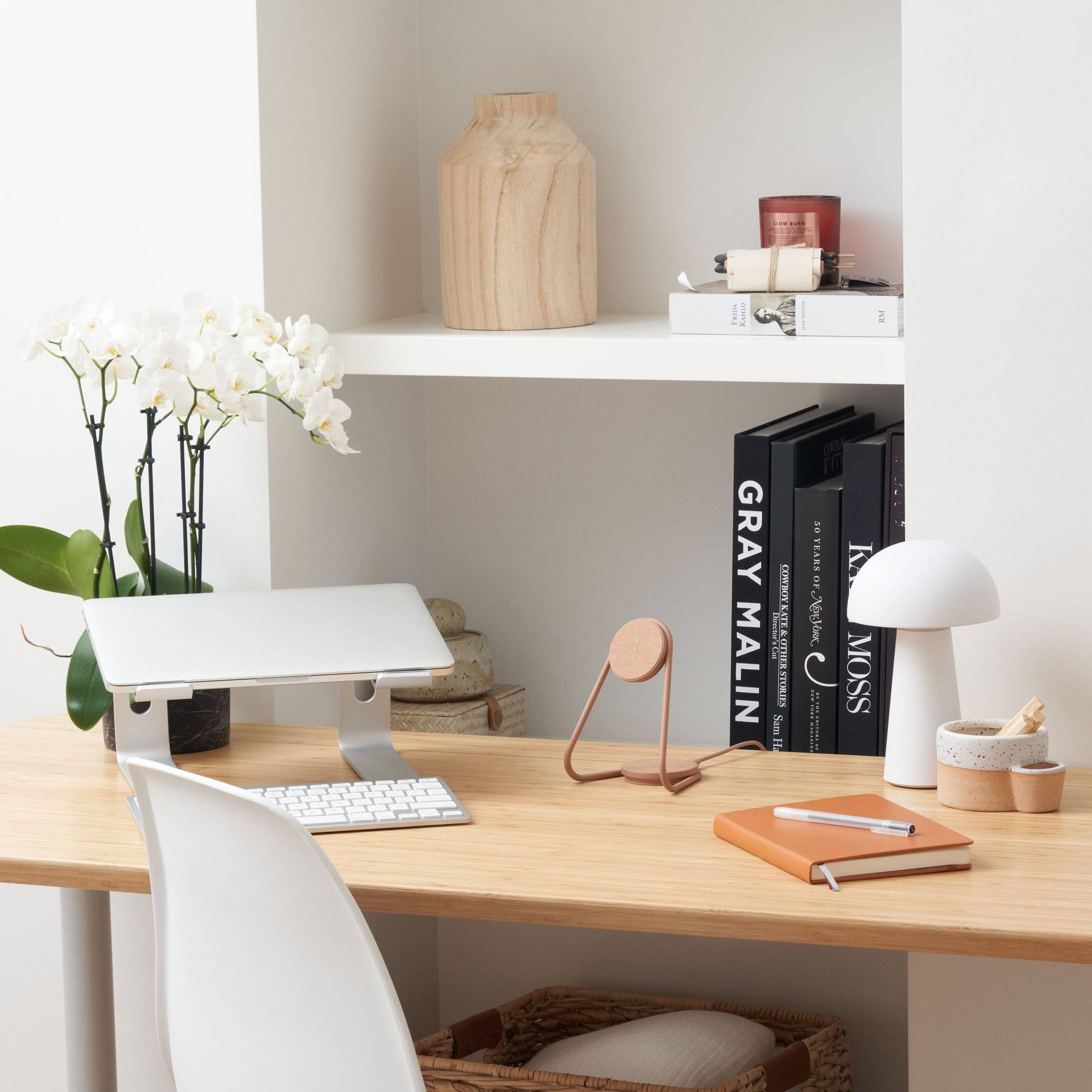 Courant Mag2 iPhone Charging Stand