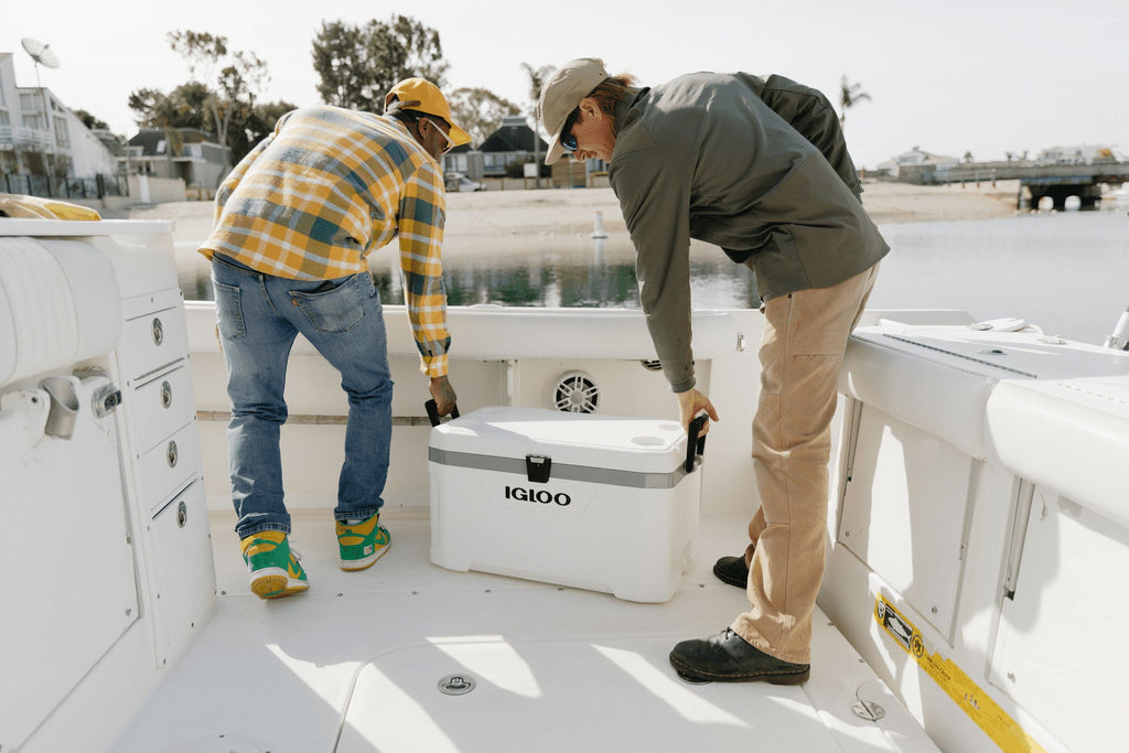 70 Qt Latitude Marine Ultra, White and Moonscape